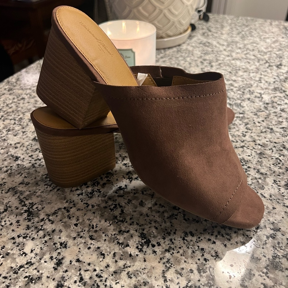 Universal Thread Brown Slip on heel Sandals Size 11